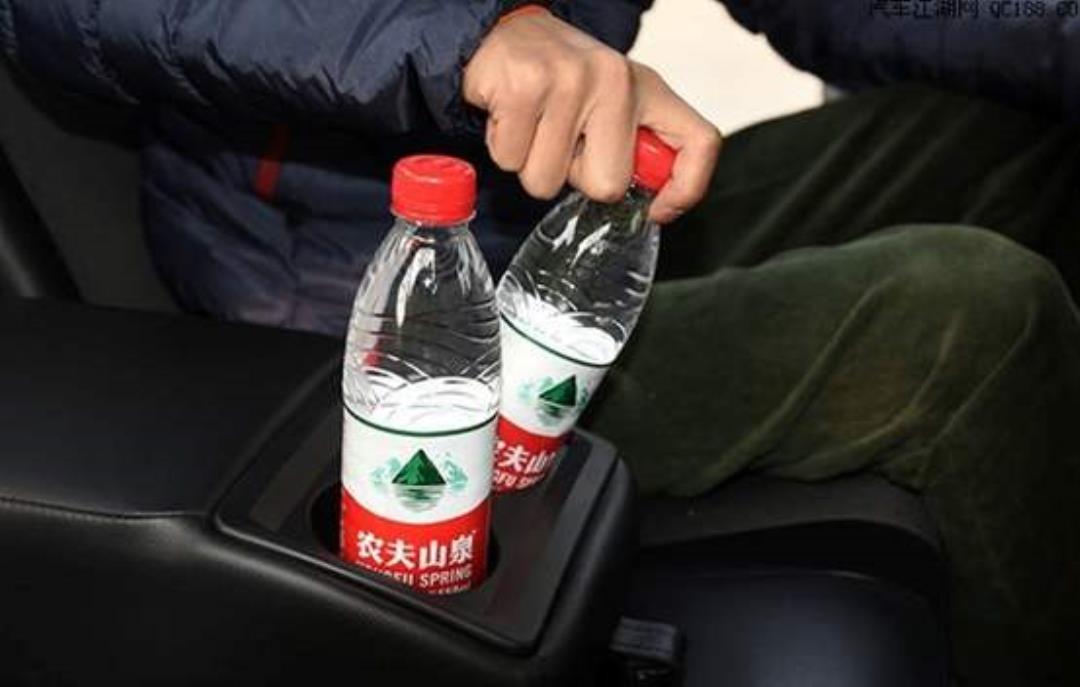 关于两瓶矿泉水被收176元的探究与思考