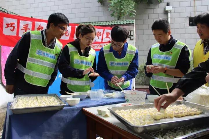 刷老人卡地铁被罚款现象解析