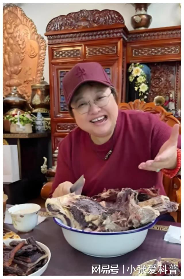 西藏人爱吃什么，美食之旅走进高原藏地