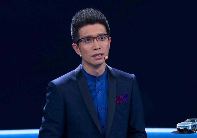 李佳琦回应妈妈直播带货，家庭直播新势力崛起
