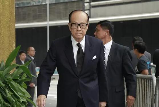 李嘉诚旗下北京豪宅项目惊现7折抛售，引发市场热议