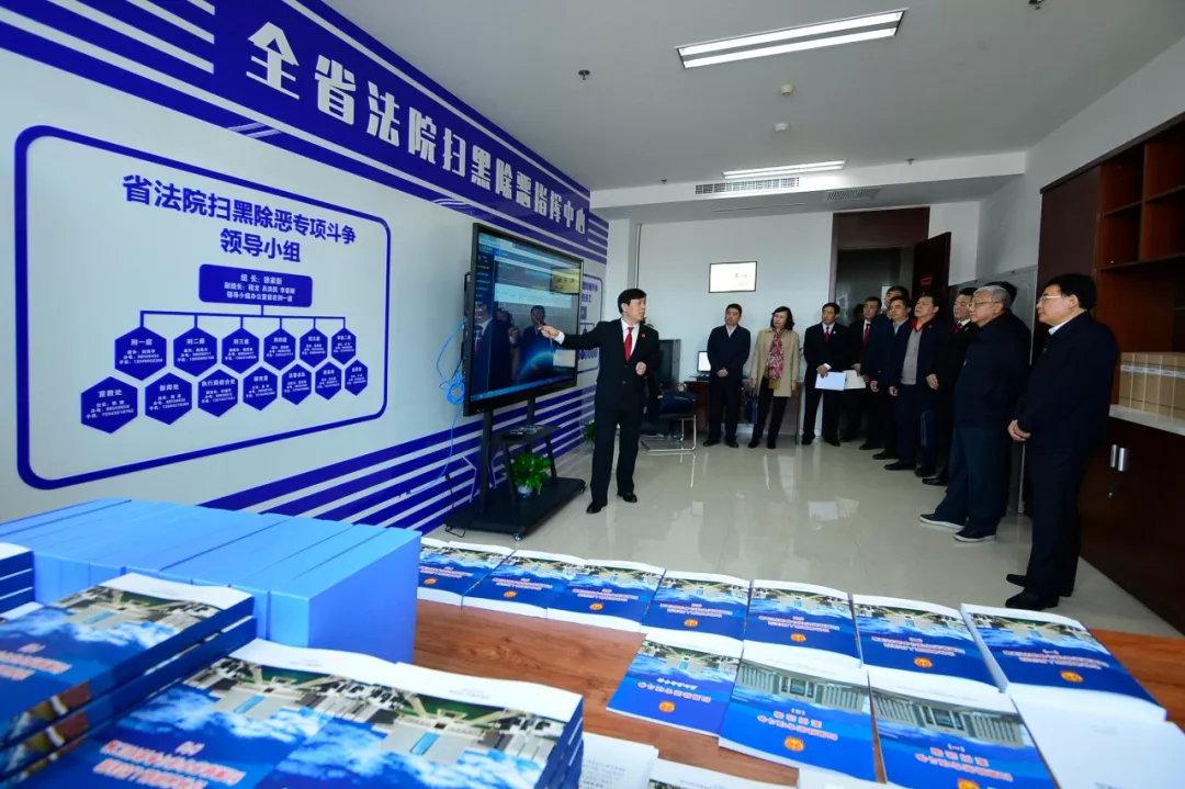 中方坚定敦促美方恪守一个中国原则，共创中美关系新篇章
