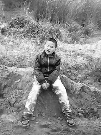 8岁男孩失踪32年，寻找与反思的旅程