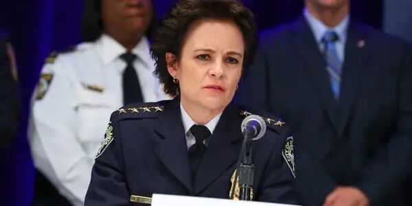 美国女子被警察开枪事件，深度解读与反思