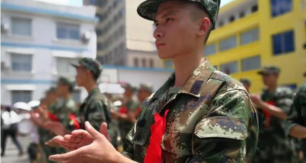 男子拒服兵役被处理，法律与道德的双重审视
