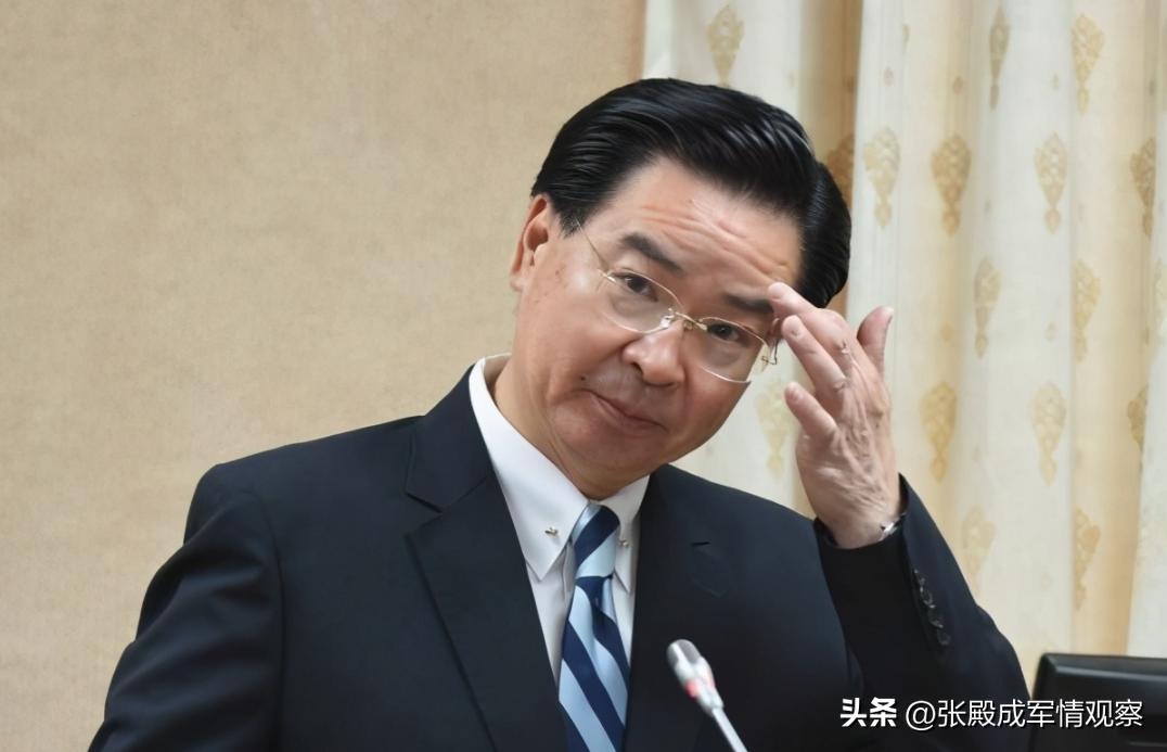 学者，小马科斯砸钱收买人心——透视背后的政治策略
