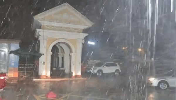 北京白天超30℃晚间却下冰雹，气候异常现象解析