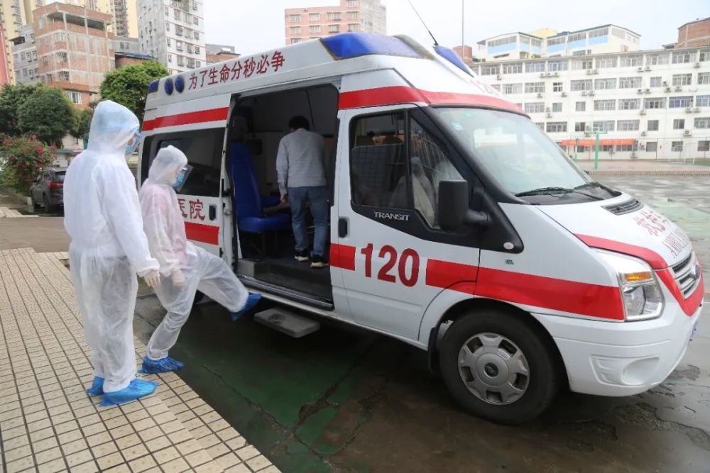 官方通报救护车拉警报开道旅游事件分析