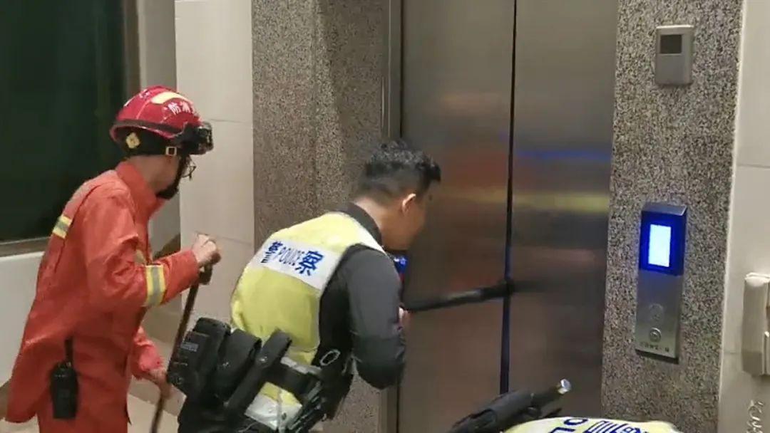 被困自家电梯一天一夜的奇妙经历