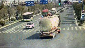 电动车闯红灯致四死事件的深度解析