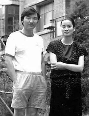 富翁被送精神院自缢，深度探究背后的故事