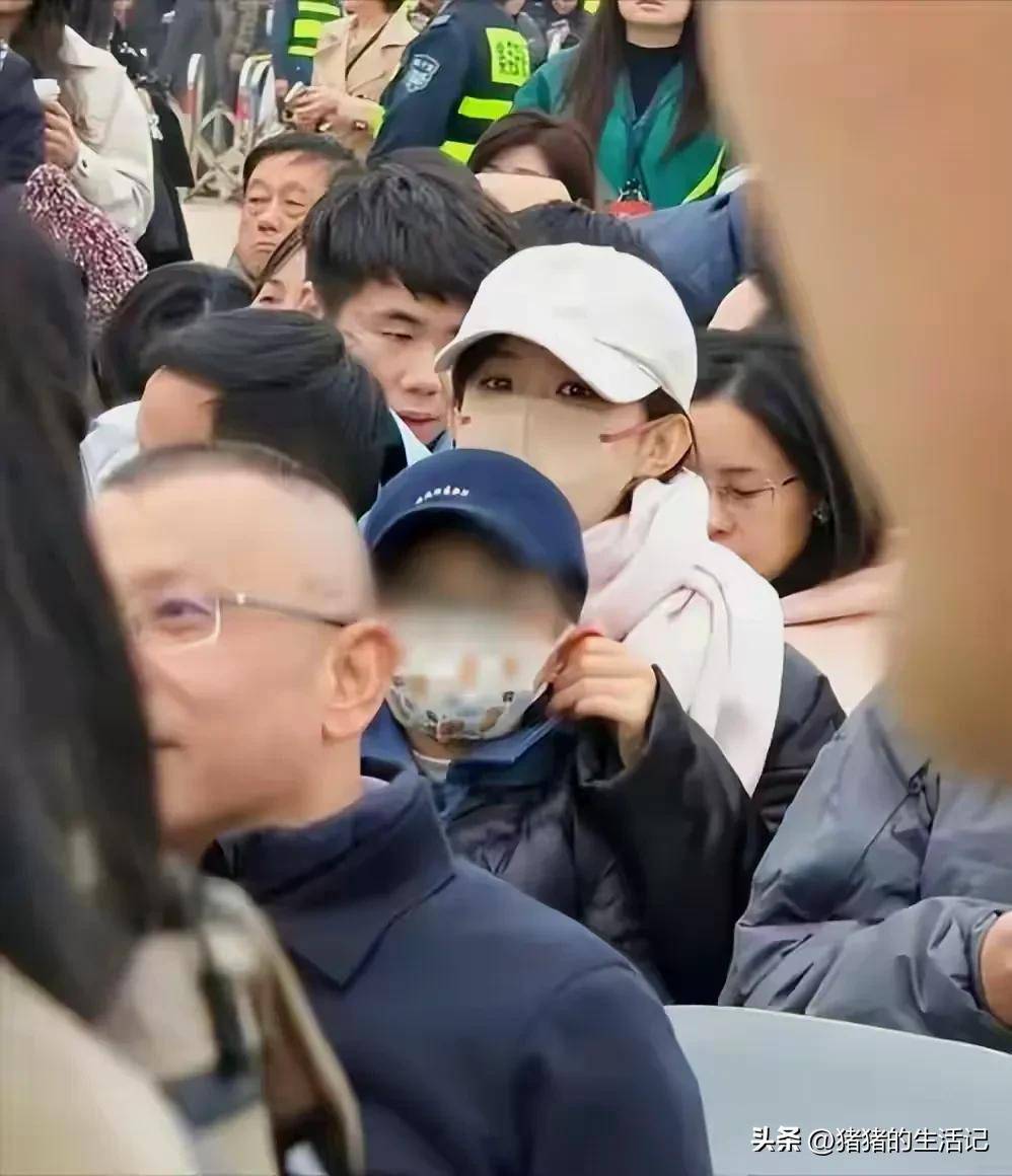 赵德胤与赵丽颖儿子的亲子时光，一场独特的玩耍之旅