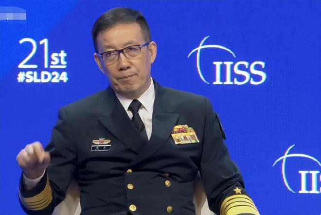 网友在德国拍到中国防长董军，国际交流与军事力量的展现