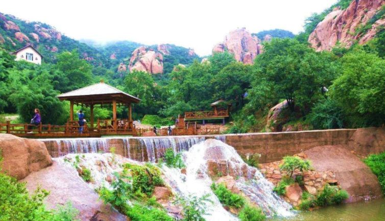 景区回应被称为国内首个倒闭的5A景区，深度解析背后的原因与挑战