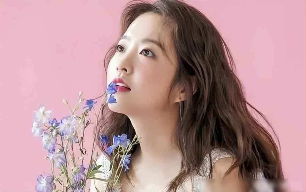 韩国93岁冻龄女校长再引热议，时代不老，青春永驻