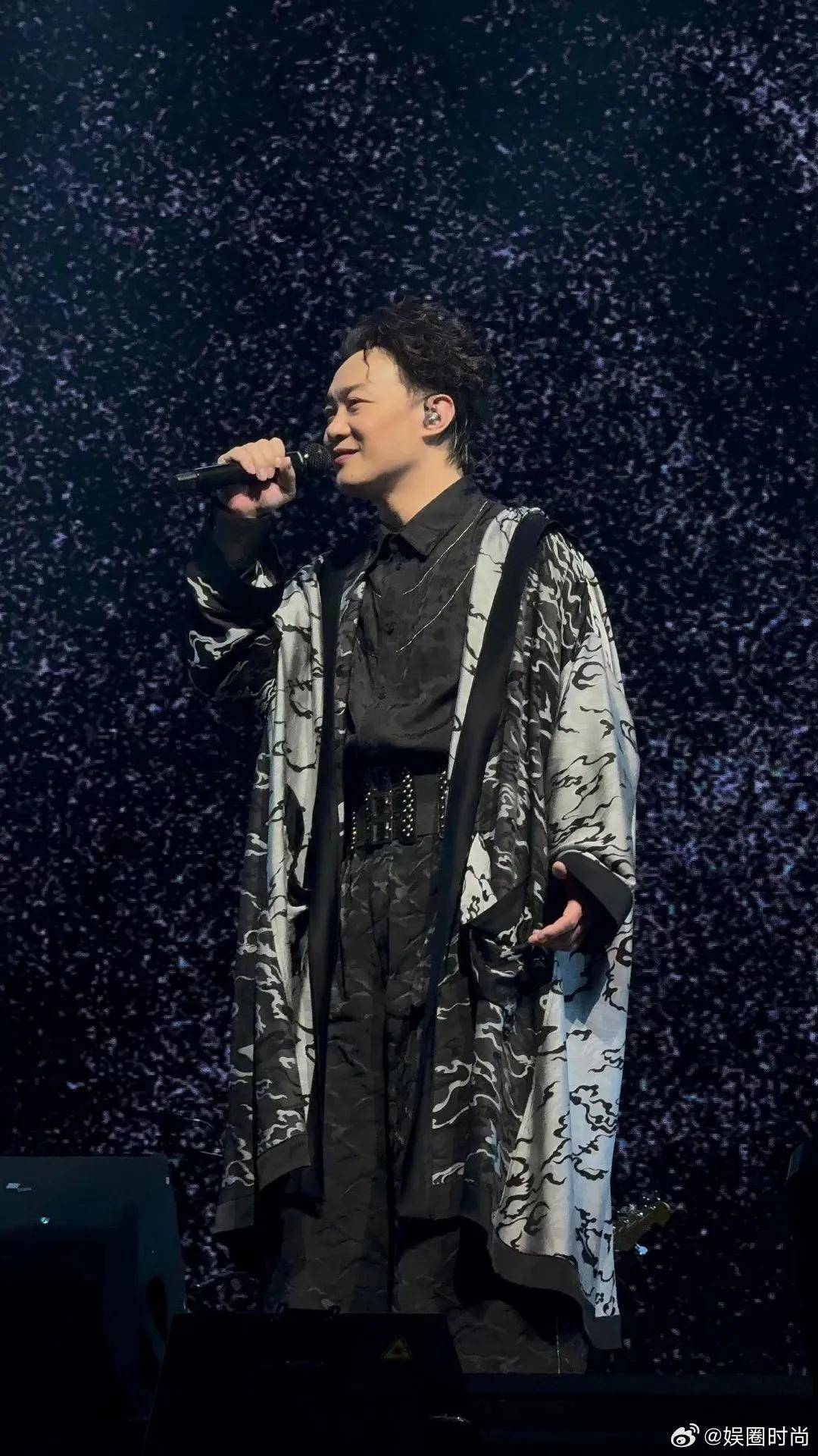 陈奕迅演唱会推迟，歌迷心情复杂
