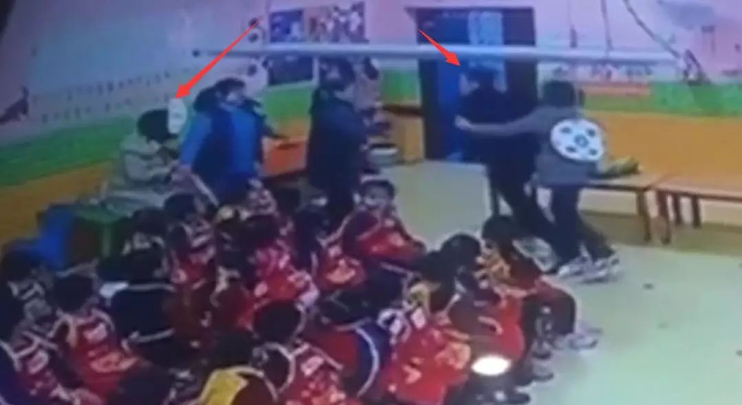深度解析4名老师打女童被拘事件
