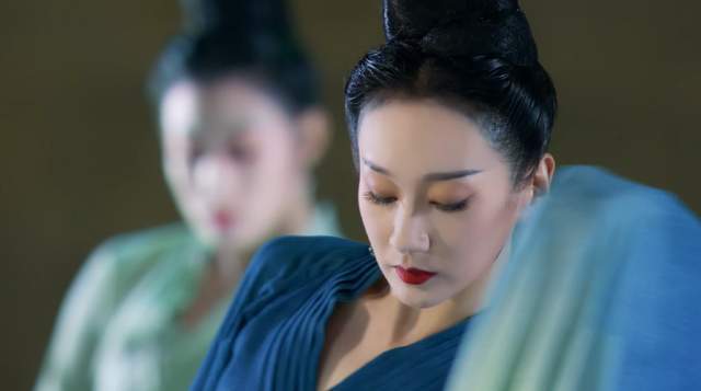 孟庆旸青绿腰亮相戛纳，惊艳世界的东方之舞