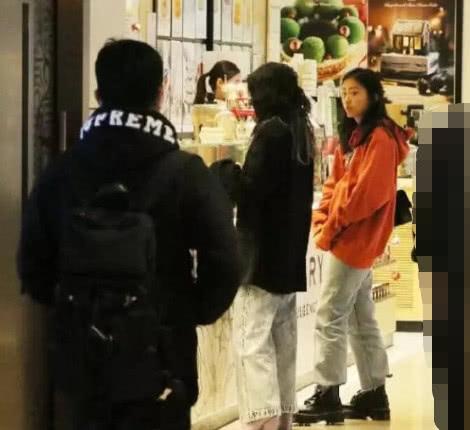 陈奕迅被传去世后首露面，谣言击破，音乐依旧