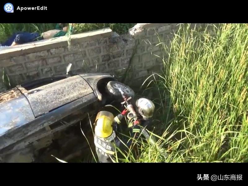 客车撞树侧翻导致3死4伤，悲剧背后的警示与思考