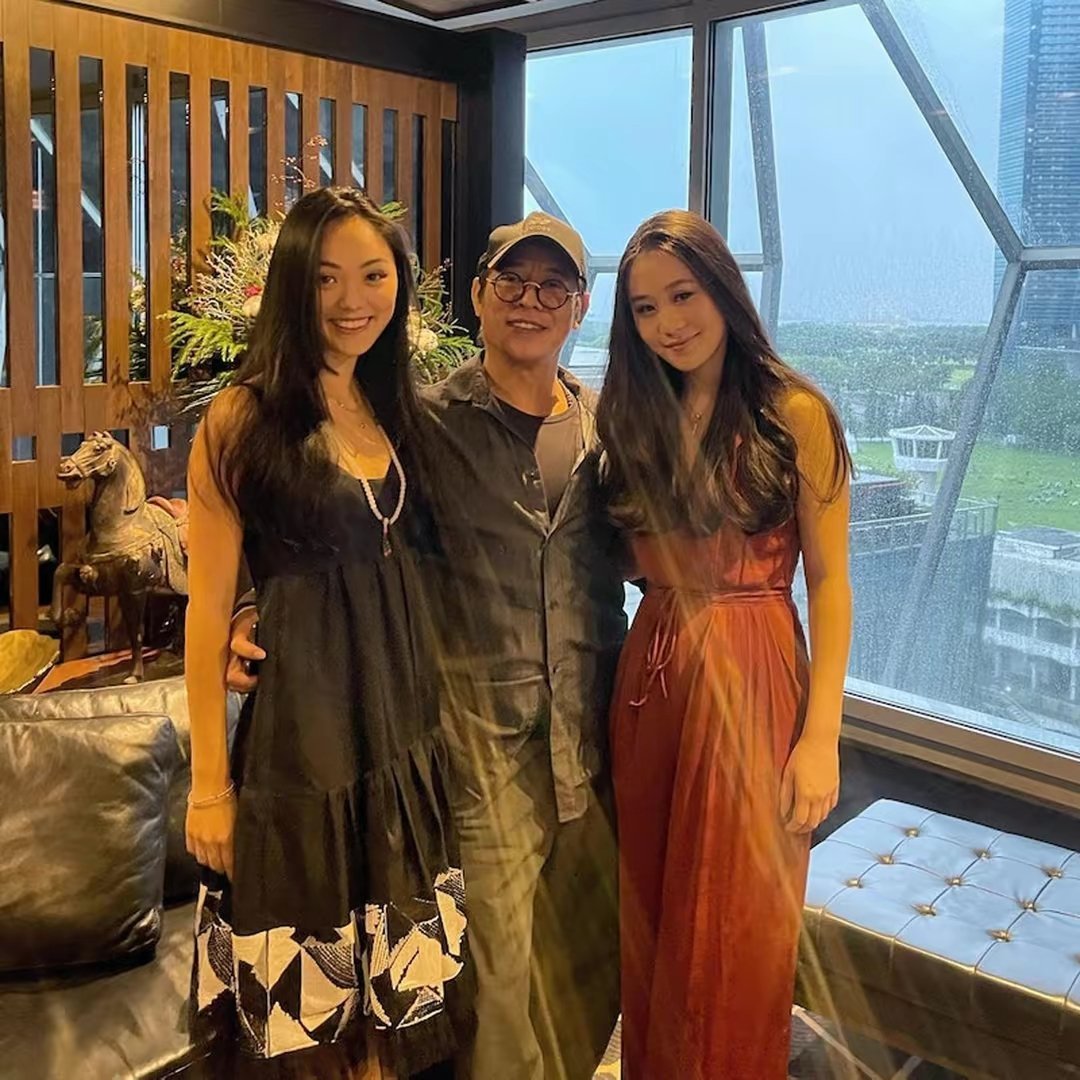 李连杰女儿大学毕业，星二代闪耀人生新篇章