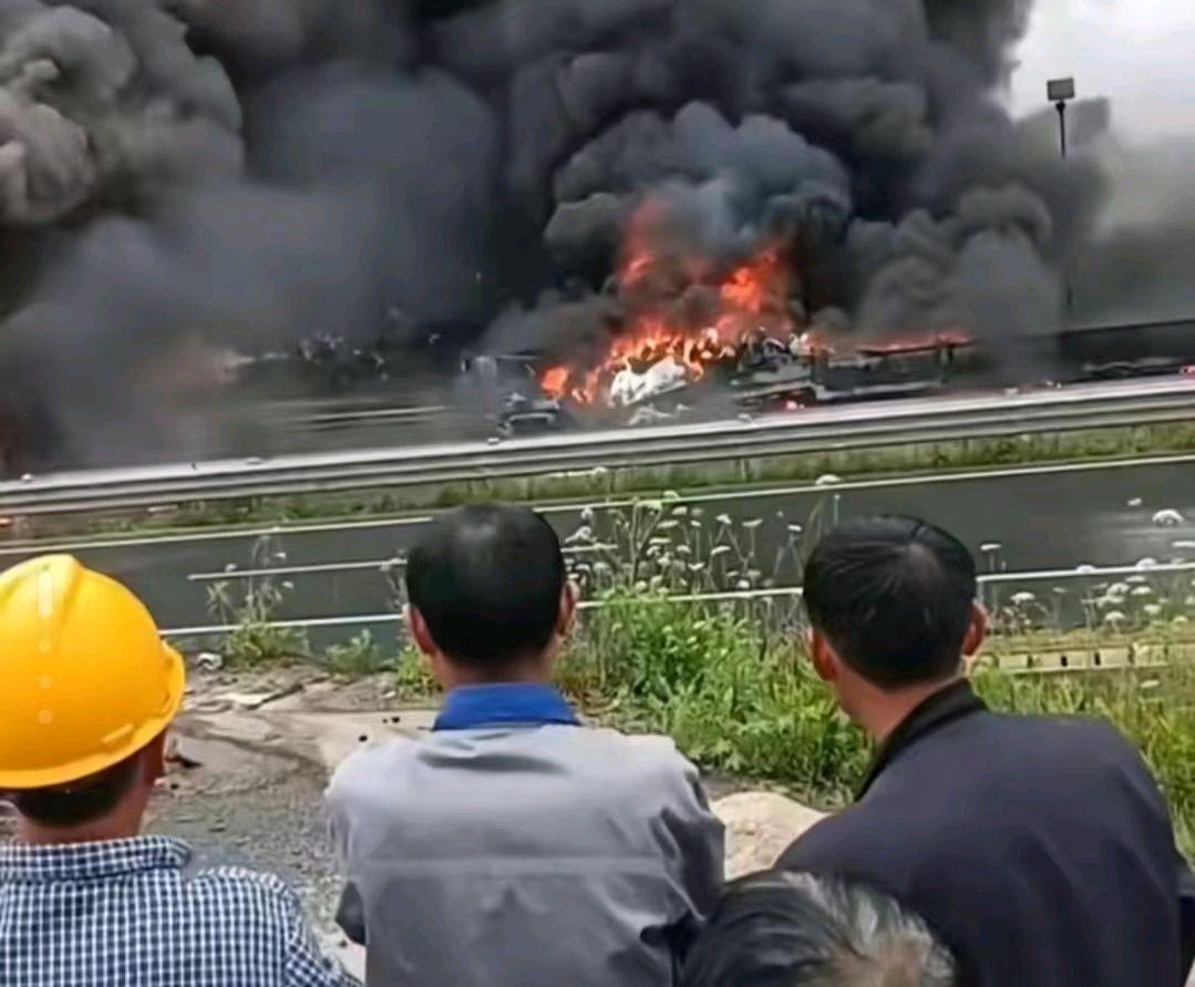 儿童碰路灯电桩身亡案例，警醒我们共同关注儿童安全