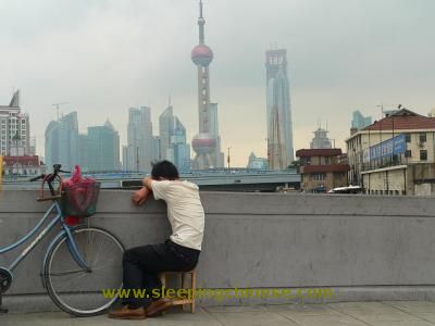 2002年上海街头，繁华背后的故事与风情