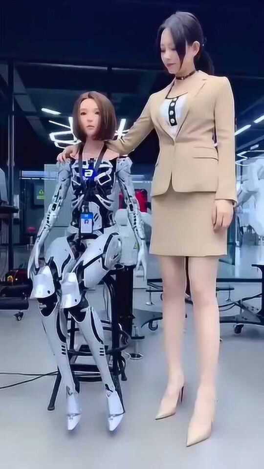 美女机器人失控打人事件深度解析