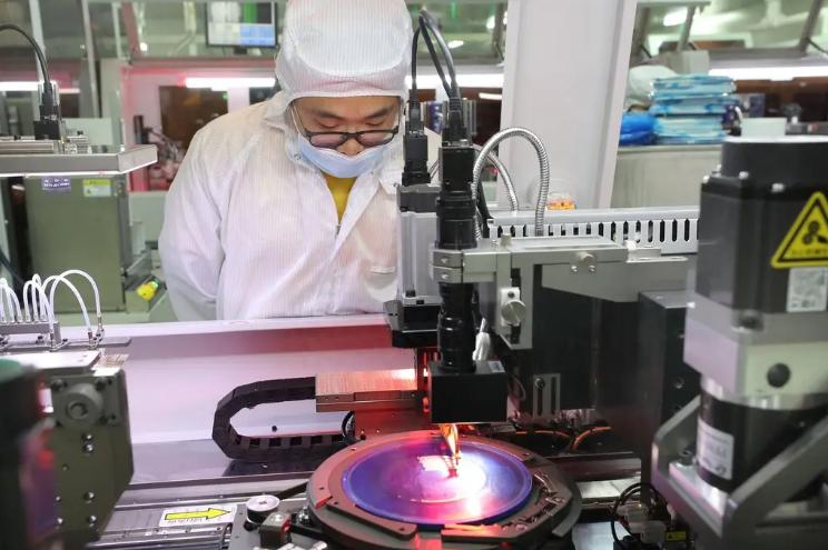 荷兰拒绝向中国出口光刻机，影响与前景分析
