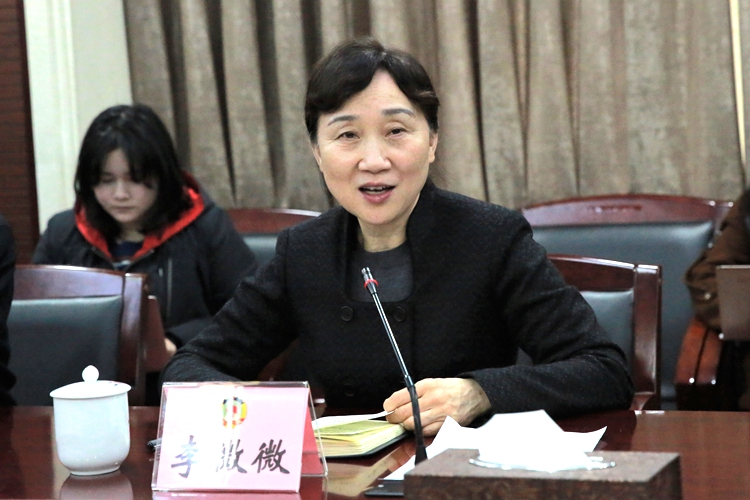 贪腐近二十年，李微微被公诉的背后