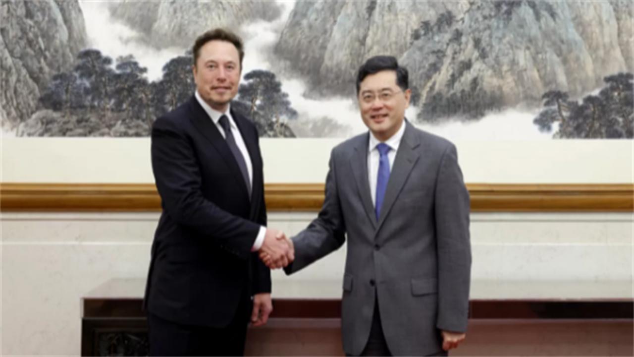 黄仁勋终于告别股价下跌魔咒