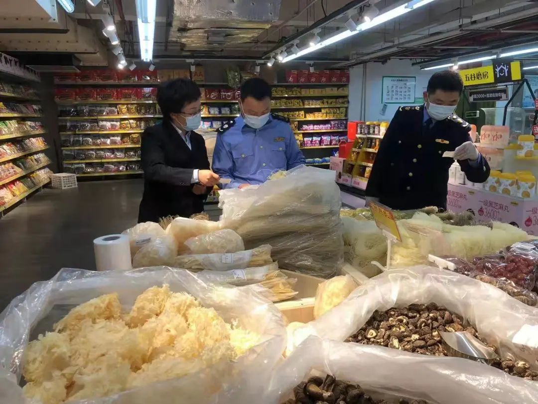 数十家超市曝出食品安全问题案例深度剖析