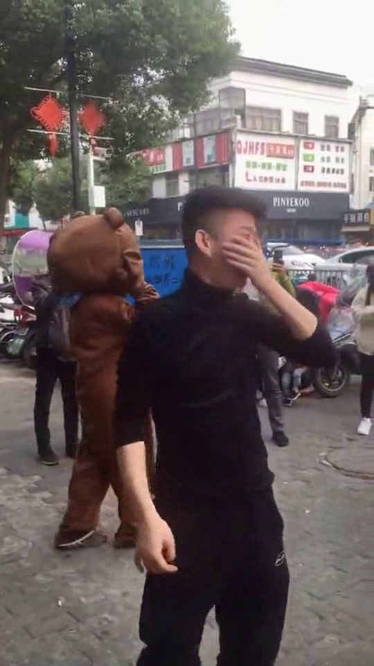 山西小伙脖子被扎多根烧烤签，意外事件引发社会关注