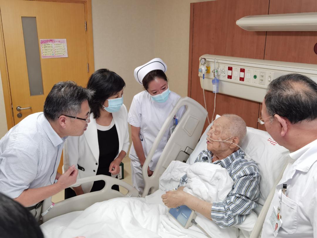 71岁退休教授的奋斗与智慧人生