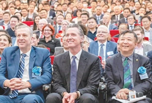 美22个民主党州长齐声支持加州州长，团结的力量与未来的希望