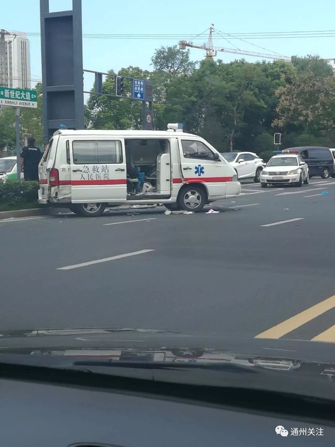 救护车与私家车相撞事件深度解析