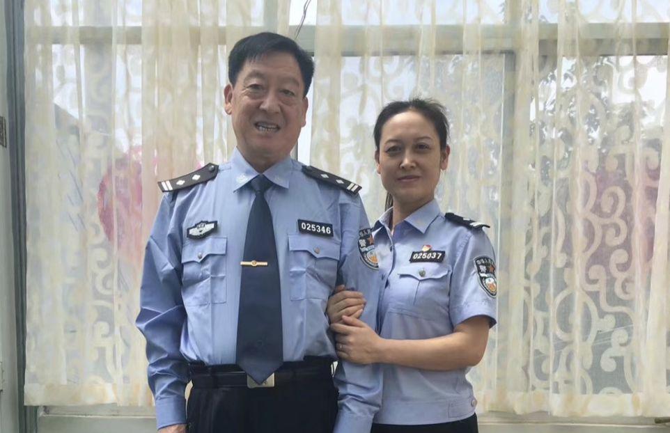 女民警当孩子妈妈，职业与家庭的完美融合