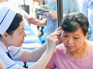 老人被毒蛇咬伤，医生说比骨折还痛