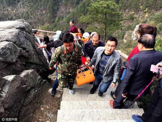 滑下庐山崖壁被困，一次惊心动魄的探险经历