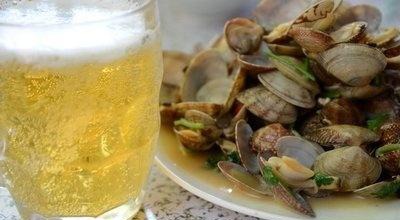 白俄防长访青岛，啤酒蛤蜊成亮点