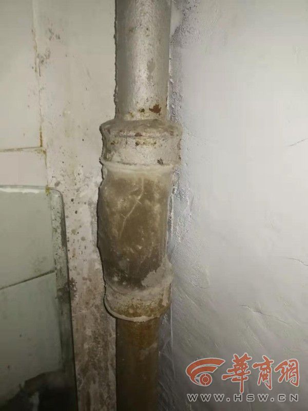 小区造因下水管道堵塞造成损失该告谁小区因下水管道堵塞造成损失，责任归属问题解析